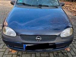 Blau Gebraucht 1998 Opel Adam Kleinwagen | 1.200 €