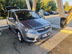 Blau Gebraucht 2010 Opel Zafira Edition Van / Kleinbus | 5.300 € (Etwas zu teuer)