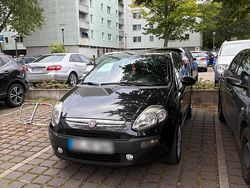 Schwarz Gebraucht 2010 Fiat Grande Punto Kleinwagen | 3.000 € (Etwas zu teuer)