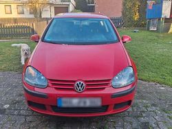 Rot Gebraucht 2004 VW Golf V Kleinwagen | 790 € (Superpreis)