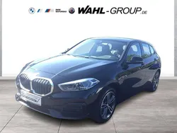 Schwarz Gebraucht 2022 BMW 118 Sport Line Kleinwagen | 20.890 € (Guter Preis)