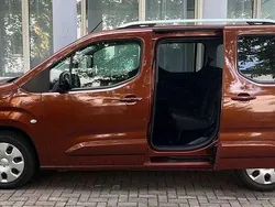 Kupfer braun (m2) Gebraucht 2022 Opel Combo Ultimate Van / Kleinbus | 17.499 € (Fairer Preis)