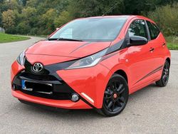 Rot Gebraucht 2014 Toyota Aygo X-play Kleinwagen | 6.990 € (Fairer Preis)
