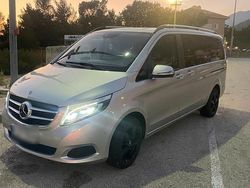 Grau Gebraucht 2018 Mercedes V250 Van / Kleinbus | 24.900 €
