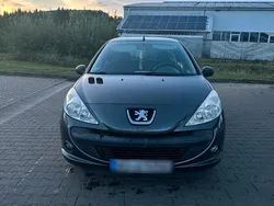 Grau Gebraucht 2011 Peugeot 206+ Kleinwagen | 2.800 €