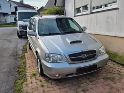 Silber Gebraucht 2004 Kia Carnival Van / Kleinbus | 1.200 € (Guter Preis)