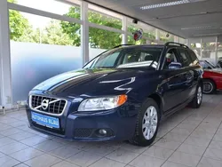 Blau Gebraucht 2012 Volvo V70 Momentum Kombi | 14.990 € (Teuer)
