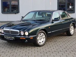 Grün Gebraucht 2000 Jaguar XJ Limousine | 18.990 € (Etwas zu teuer)