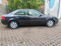 Schwarz Gebraucht 2004 Ford Mondeo Ghia Limousine | 1.490 € (Superpreis)