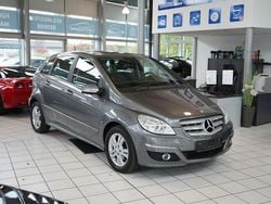 Grau Gebraucht 2010 Mercedes B200 Van / Kleinbus | 6.900 € (Fairer Preis)