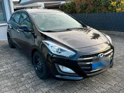 Schwarz Gebraucht 2016 Hyundai i30 Kombi | 8.999 € (Fairer Preis)