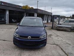 Blau Gebraucht 2018 VW Touran Trendline Van / Kleinbus | 11.980 € (Fairer Preis)