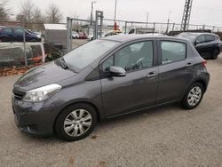 Grau Gebraucht 2013 Toyota Yaris Sol Limousine | 3.950 € (Guter Preis)