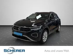 Schwarz (metallic) Gebraucht 2025 VW T-Roc Life SUV | 29.900 € (Superpreis)