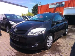 Schwarz Gebraucht 2010 Toyota Auris Basis Limousine | 3.780 € (Fairer Preis)