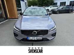 Silber Gebraucht 2025 Volvo V60 Plus Kombi | 54.995 €