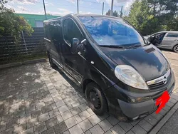 Schwarz Gebraucht 2011 Opel Vivaro Van | 13.400 €