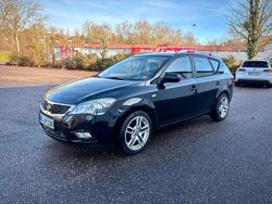 Schwarz Gebraucht 2011 Kia Ceed Attract Kleinwagen | 3.400 € (Guter Preis)