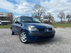 Blau Gebraucht 2003 Renault Clio II Kleinwagen | 1.950 €