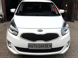 Weiß Gebraucht 2016 Kia Carens 2 Van / Kleinbus | 11.490 € (Fairer Preis)