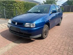 Blau Gebraucht 1999 Seat Cordoba Kombi | 650 €