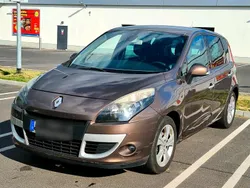 Braun Gebraucht 2011 Renault Scénic III Dynamique Van / Kleinbus | 5.500 € (Fairer Preis)