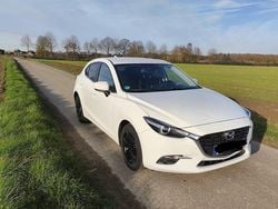 Weiß Gebraucht 2017 Mazda 3 Prime-Line Limousine | 12.400 € (Fairer Preis)