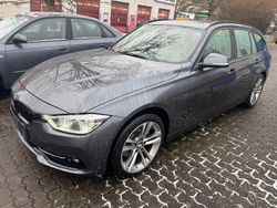 Grau Gebraucht 2016 BMW 330 Sport Line Limousine | 26.950 € (Etwas zu teuer)