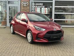 Rot Gebraucht 2021 Toyota Yaris Hybrid Comfort Kleinwagen | 14.395 € (Guter Preis)