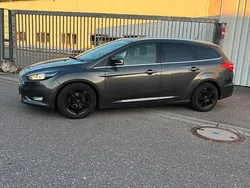 Silber Gebraucht 2015 Ford Focus Titanium Kombi | 5.780 € (Guter Preis)