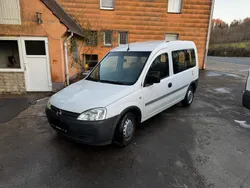 Weiß Gebraucht 2003 Opel Combo Van / Kleinbus | 2.300 € (Fairer Preis)