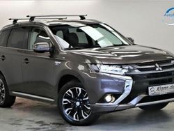Braun Gebraucht 2016 Mitsubishi Outlander P-HEV Top Limousine | 27.499 €