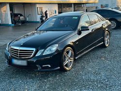 Schwarz Gebraucht 2011 Mercedes E300 AMG Limousine | 13.500 € (Etwas zu teuer)