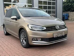 Beige Gebraucht 2017 VW Touran Highline Van / Kleinbus | 23.500 € (Guter Preis)