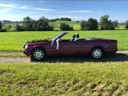 Rot Gebraucht 1995 Mercedes E200 Sportline Cabrio | 26.900 €