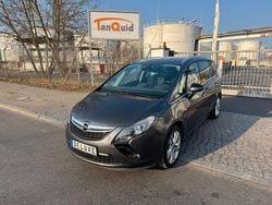 Grau Gebraucht 2013 Opel Zafira Tourer Van / Kleinbus | 7.990 € (Guter Preis)