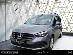 Chromitgrau metallic Gebraucht 2024 Mercedes T180 Progressive Van / Kleinbus | 28.789 € (Fairer Preis)
