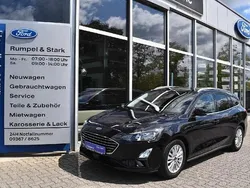 Obsidianschwarz metallic Gebraucht 2022 Ford Focus Titanium Kombi | 19.990 € (Fairer Preis)