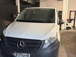 Weiß Gebraucht 2019 Mercedes Vito Van / Kleinbus | 12.000 €