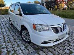 Weiß Gebraucht 2013 Lancia Voyager Van / Kleinbus | 9.700 € (Fairer Preis)