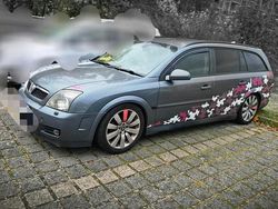 Grau Gebraucht 2004 Opel Vectra Kombi | 1.500 € (Etwas zu teuer)