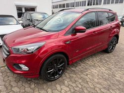 Rot Gebraucht 2018 Ford Kuga ST-Line SUV | 16.500 € (Guter Preis)