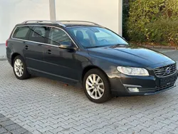 Grau Gebraucht 2016 Volvo V70 Standard Kombi | 11.000 €