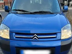 Blau Gebraucht 2004 Citroën Berlingo Van / Kleinbus | 2.950 € (Etwas zu teuer)