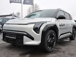 Ivory silver metallic Gebraucht 2025 Kia EV3 2 SUV | 43.291 € (Fairer Preis)