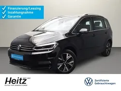 Deep black perleffekt Gebraucht 2024 VW Touran Highline Van / Kleinbus | 43.490 €