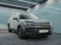 Grau Gebraucht 2024 VW Tiguan Active SUV | 40.550 €