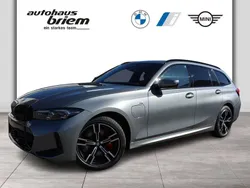 Grau Neu 2024 BMW 330e M Sport Limousine | 68.990 € (Teuer)