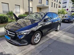 Schwarz Gebraucht 2019 Mercedes B180 Style Van / Kleinbus | 18.900 € (Fairer Preis)