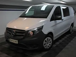 Weiß Gebraucht 2018 Mercedes Vito Van / Kleinbus | 21.990 € (Fairer Preis)